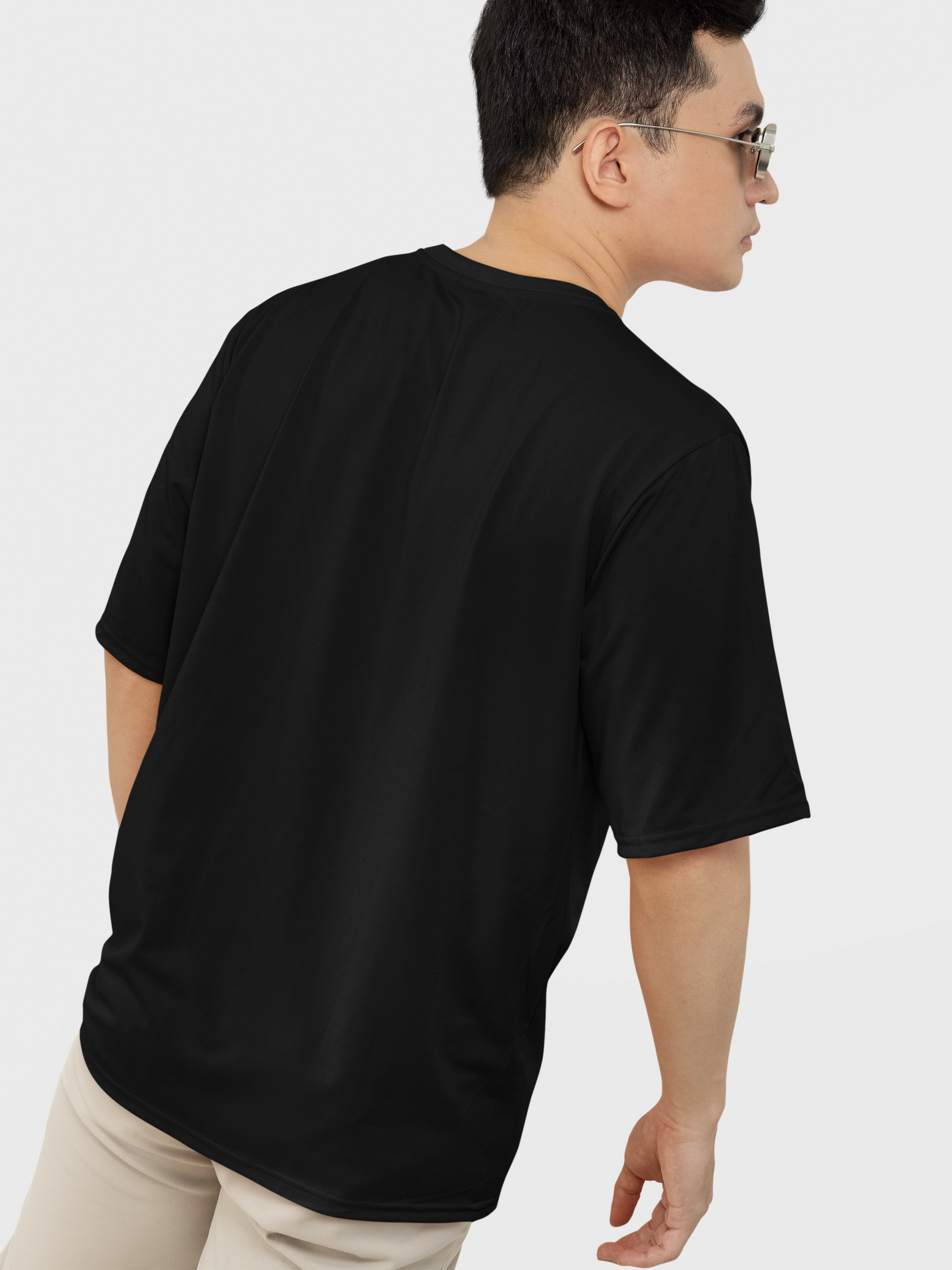 Eye-catching fire graphic with a loose fit for a relaxed, stylish vibe. The perfect tee for making a statement in casual wear