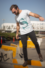 Men’s white t-shirt with California-inspired graphic, TUY brand regular fit tee from Urbaxo
